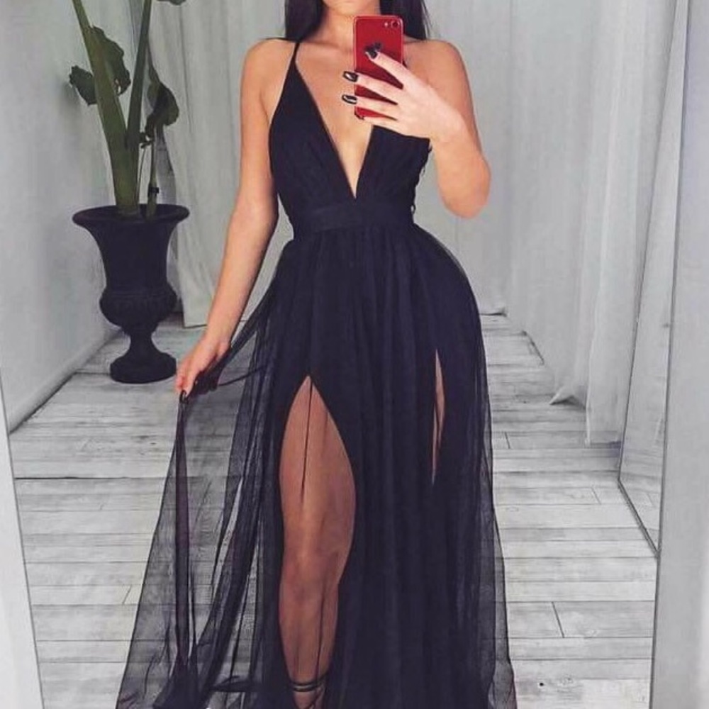 Long black prom dress